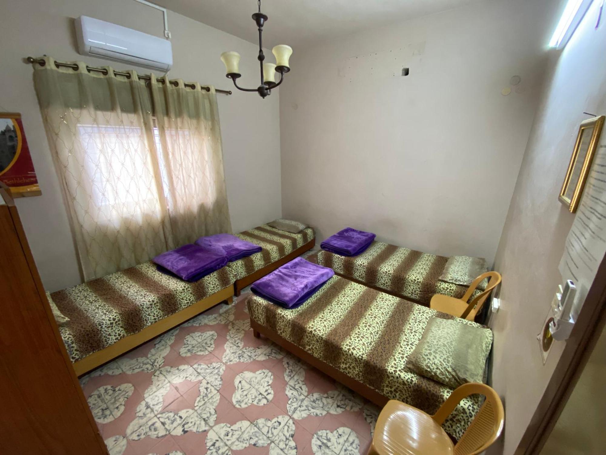 House Of Peace Hostel Витлеем Екстериор снимка
